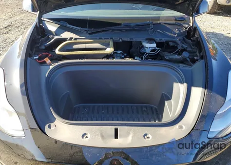 2021 Tesla Model Y z USA, uszkodzony, nr VIN 5YJYGDEF0MF209801